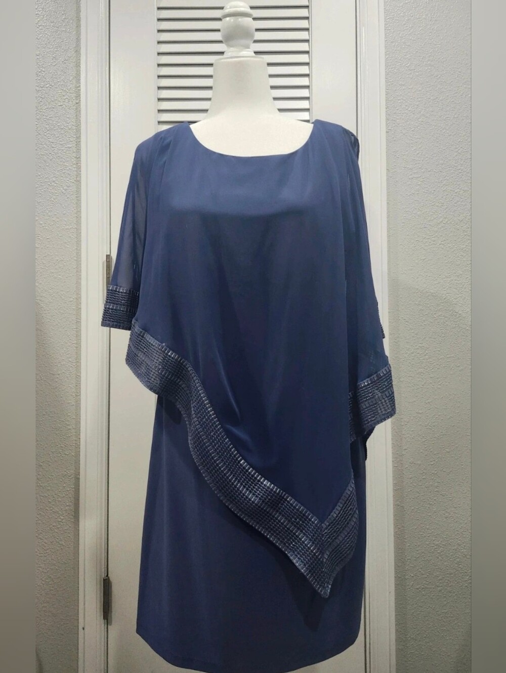 SLNY Elegant Navy Blue Plus-Size Overlay Dress
